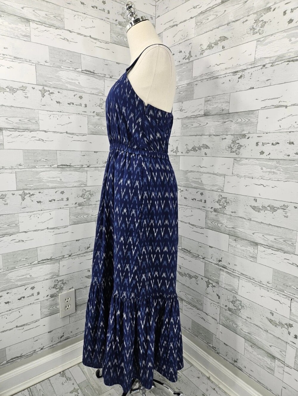 Sleeveless Square-Neck Blue Ikat Maxi Dress - Picture 3 of 4